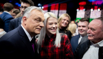 NKA-botr&aacute;ny: m&aacute;r t&ouml;bb mint 2 milli&aacute;rd forintnyi t&aacute;mogat&aacute;st fizettek vissza a k&ouml;z&ouml;sbe