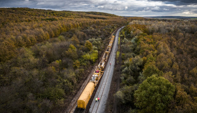 &Ouml;sszeomlott vas&uacute;tk&ouml;zleked&eacute;s Győrben - K&eacute;s&eacute;sekkel, de &uacute;jraindult h&eacute;tfőn a k&ouml;zleked&eacute;s