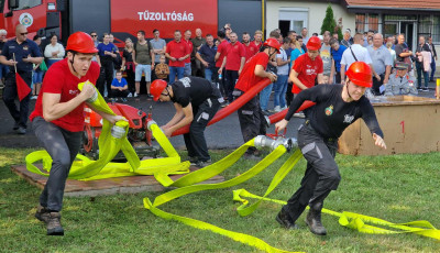 S&aacute;r&aacute;spuszt&aacute;n versenyeztek a megye legjobb &ouml;nk&eacute;ntes tűzolt&oacute;i