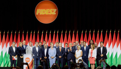 T&uuml;ntet&eacute;st szervez a Fidesz az alkotm&aacute;nym&oacute;dos&iacute;t&aacute;s ellen