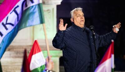 Orb&aacute;n Viktor orsz&aacute;gj&aacute;r&aacute;sra indul, de a nagyk&ouml;z&ouml;ns&eacute;g el&eacute; nem &aacute;ll ki