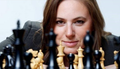 Porhint&eacute;s, sz&iacute;nj&aacute;t&eacute;k, b&aacute;boz&aacute;s - &Iacute;gy reag&aacute;lt a Fidesz Polg&aacute;r Judit lehets&eacute;ges &aacute;llamfői jel&ouml;l&eacute;s&eacute;re