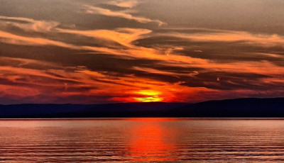 Kanadai f&uuml;st hozott l&aacute;tv&aacute;nyos naplement&eacute;t Magyarorsz&aacute;g f&ouml;l&eacute;