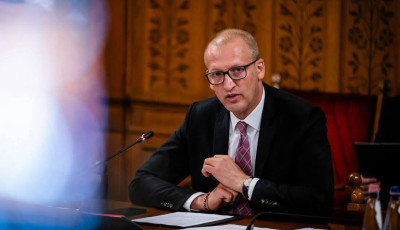 Augusztusig &aacute;tvil&aacute;g&iacute;tj&aacute;k a Nemzeti Egy&uuml;ttműk&ouml;d&eacute;si Alapot