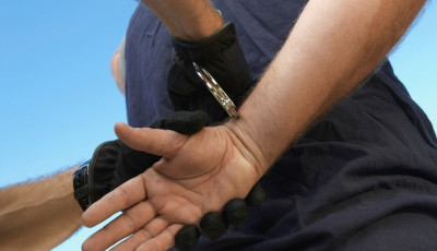 500 milli&oacute; forintot koboztak el a győri k&aacute;b&iacute;t&oacute;szer-kereskedőtől