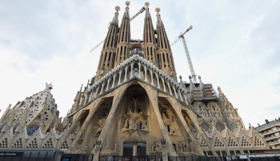A Sagrada Fam&iacute;lia lett a vil&aacute;g legmagasabb temploma
