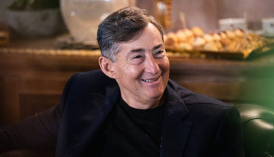 &Uacute;gy tűnik, L&ouml;lő&eacute;k kar&aacute;csonyi bulij&aacute;n Ricky Martin lesz a meglepi vend&eacute;g