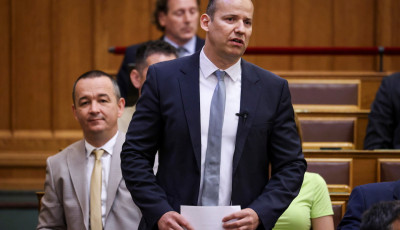 Toroczkai a Fidesszel egy&uuml;tt takar&iacute;tan&aacute; el a Tisz&aacute;t
