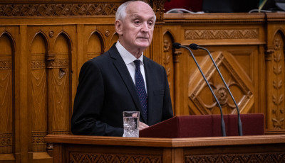 Augusztus 19-től Baka Andr&aacute;s lesz Magyarorsz&aacute;g k&ouml;zt&aacute;rsas&aacute;gi eln&ouml;ke