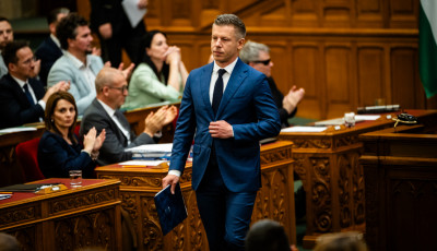 A k&ouml;zbeszerz&eacute;sekből &eacute;lő c&eacute;gek ker&uuml;lhetnek az &uacute;j hivatal c&eacute;lkeresztj&eacute;be