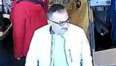 Felismered? P&eacute;nzt&aacute;rc&aacute;t lopott egy győri &aacute;ruh&aacute;zban, keresi a rendőrs&eacute;g