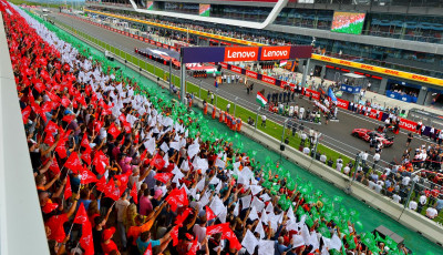 Forma-1: A Magyar Nagyd&iacute;j ny&uacute;jtotta a &bdquo;Legjobb szurkol&oacute;i &eacute;lm&eacute;nyt&rdquo;!